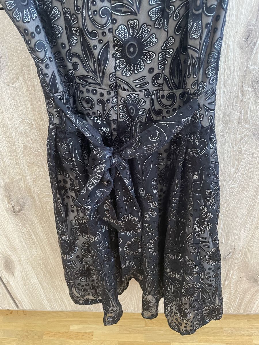 Vestiti: Yumi Kleid, Gr. 38, schwarz, mit Blumenmuster – Usato da Oberwil BL venduto da Petermib 3