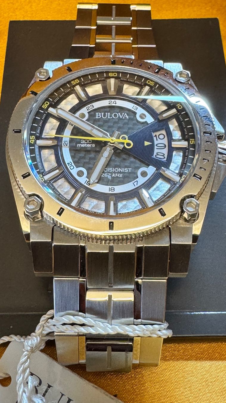 Bulova Montres: Bulova Precisionist  Champlain Chronograph Full Set Neu – Neuf avec emballage d'origine à Untersiggenthal par TimeandShine 3
