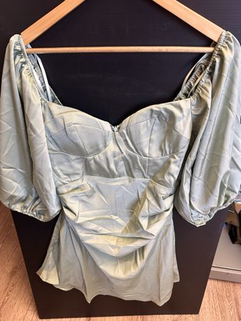 Kleid mintgrün Grösse L neuwertig