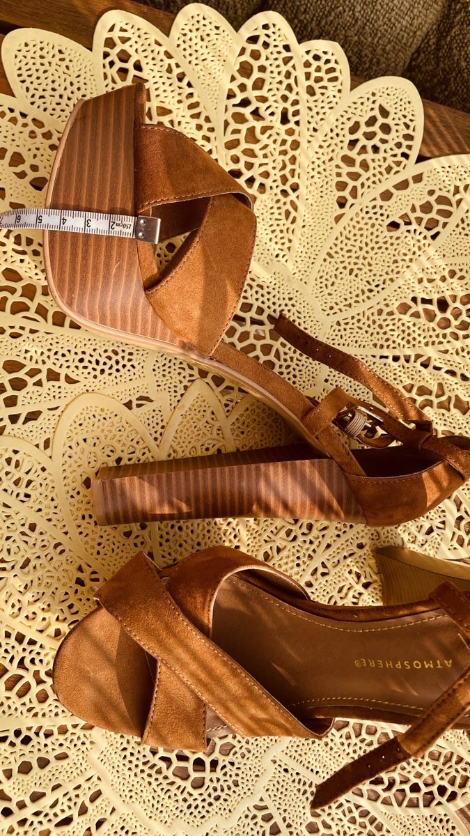 Scarpe da donna: Chic Braun plateau Sandalen – Nuovo (secondo la descrizione) da Luzern venduto da lei_5btm 5