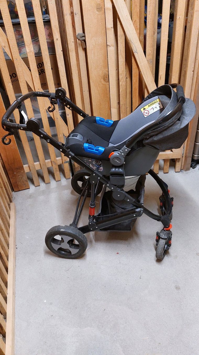 Kinderwagen: Kinderwagen mit Babyschale fürs Auto – Gebraucht aus St. Gallen von samfuel 2
