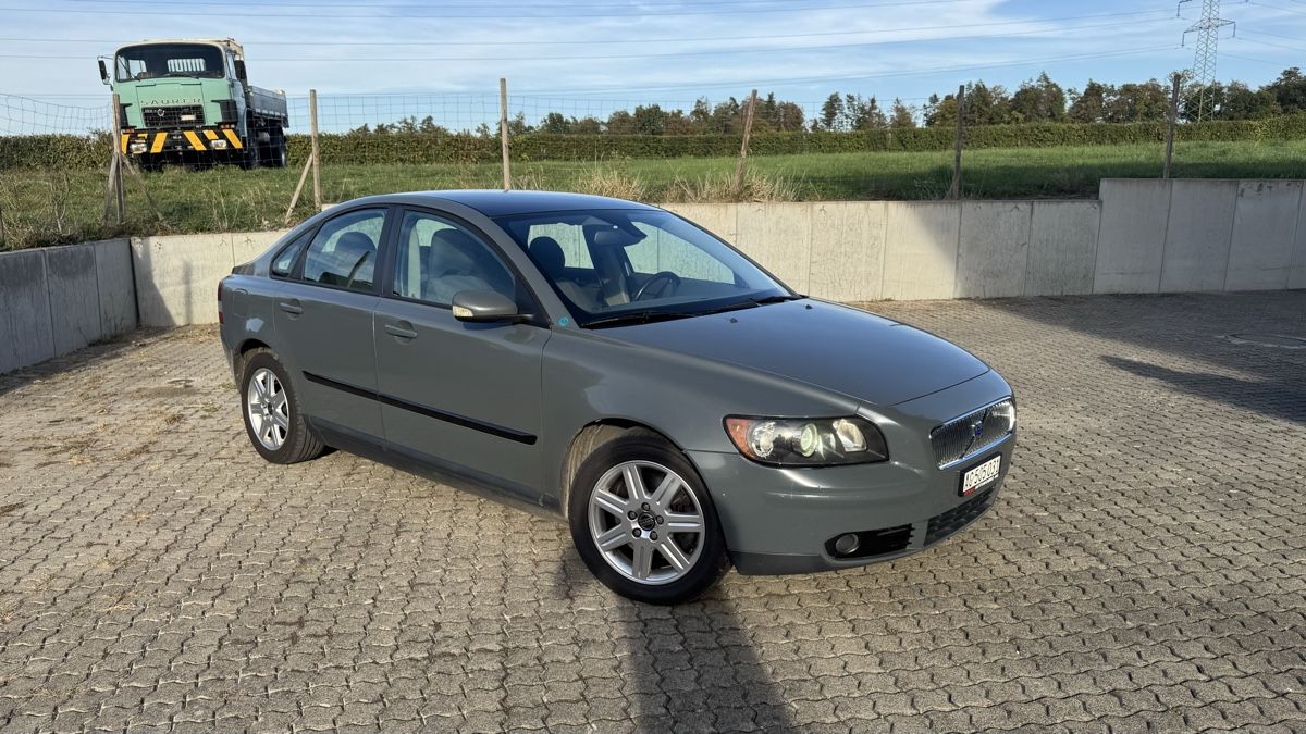 Volvo Automobili: Volvo S40 2.4 Benzin – Usato da Staffeln venduto da mic_zf2y