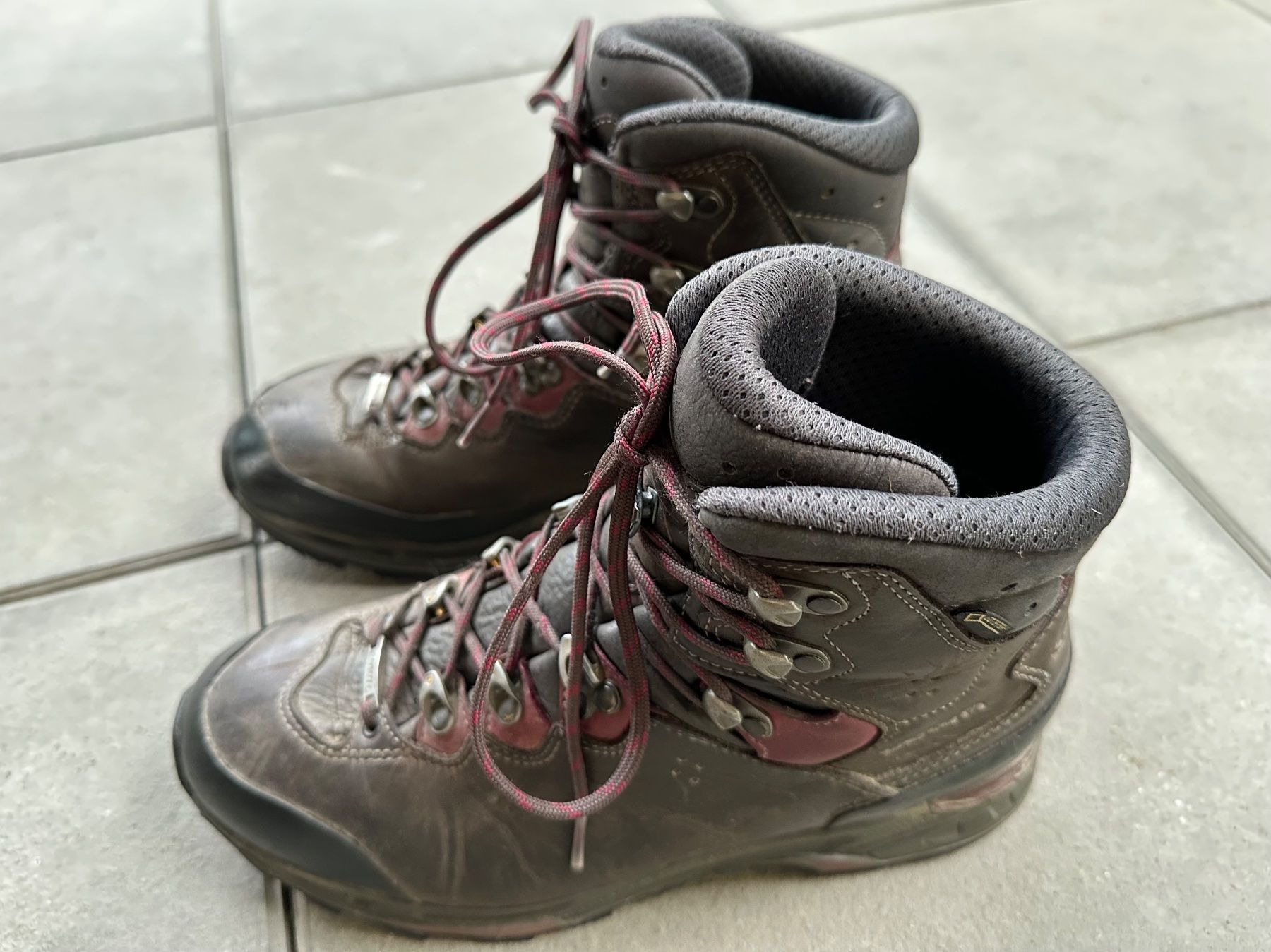 Lowa Scarpe da donna: Wanderschuhe Lowa   Grösse 41.5 – Usato da Sargans venduto da anawy 1