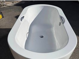 Badewanne 200 /100  freistehend oval