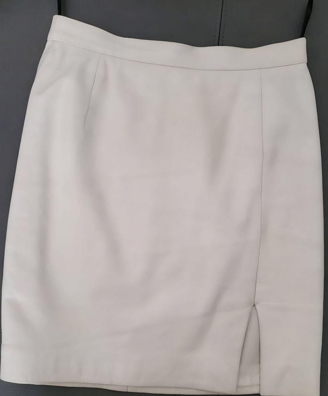 Gonne: Jupe en cuir, taille 34. – Usato da Neuchâtel venduto da wikit