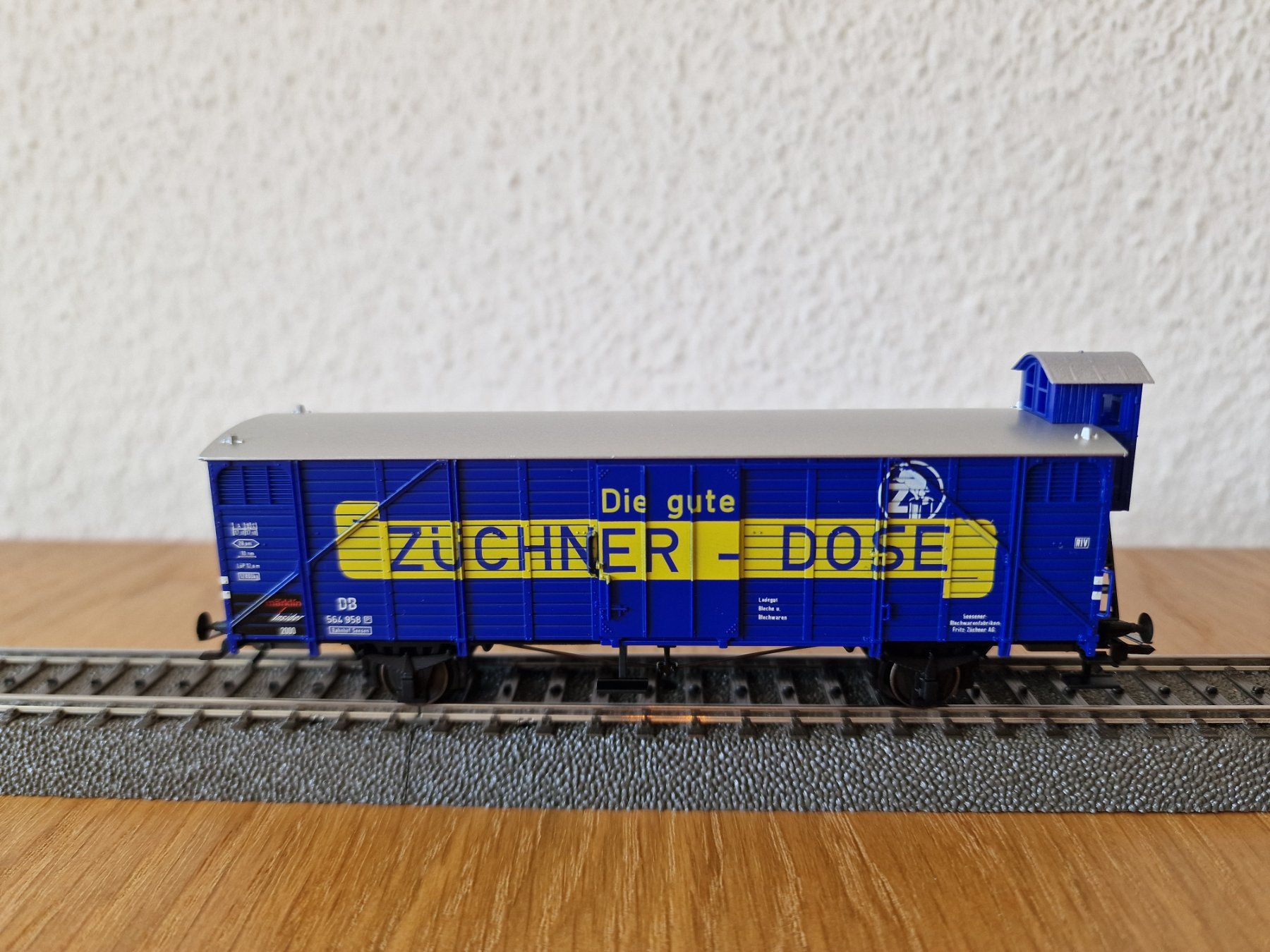 Märklin Modellini di ferrovie: DB Züchner Dose Güterwagen H0 – Usato da Matten b. Interlaken venduto da lor_hr9w 1