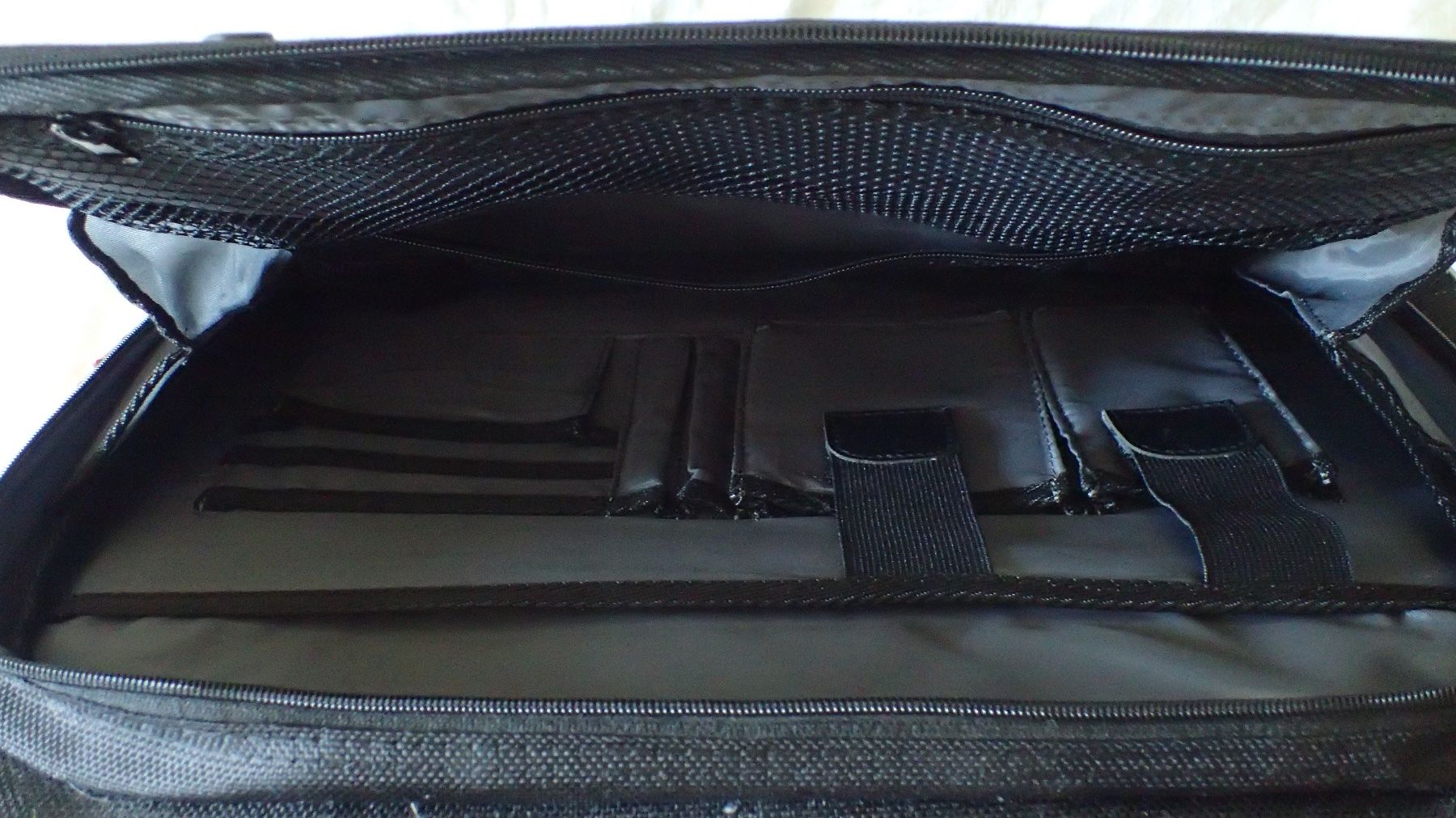 Dell Borse: Geräumige Laptoptasche mit viel Stauraum – Usato da Lachen SZ venduto da BeldeuX 1