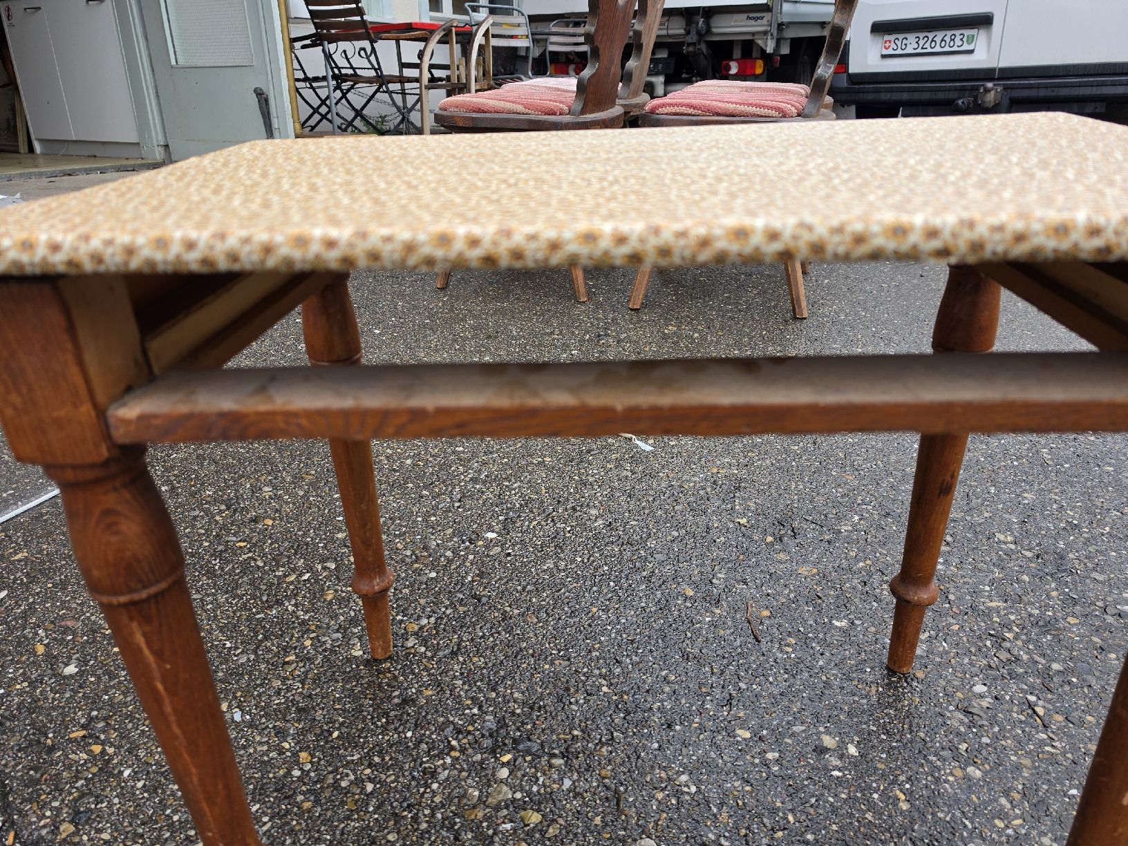 Tavoli: Antiker Tisch mit Musterplatte, Shabby Chic restorieren. – Usato da Mettlen venduto da elios0888 3