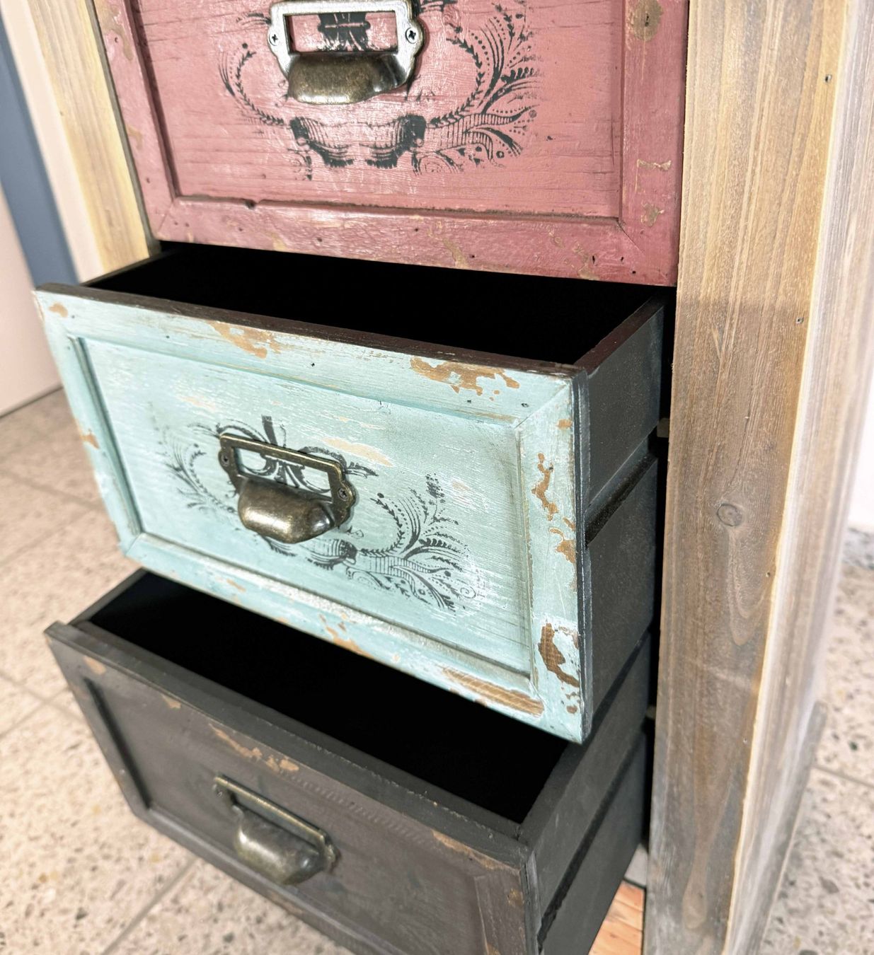 Kommoden: Vintage Schubladenkommode, Shabby Look – Gebraucht aus Windisch von Losdosquatros 2
