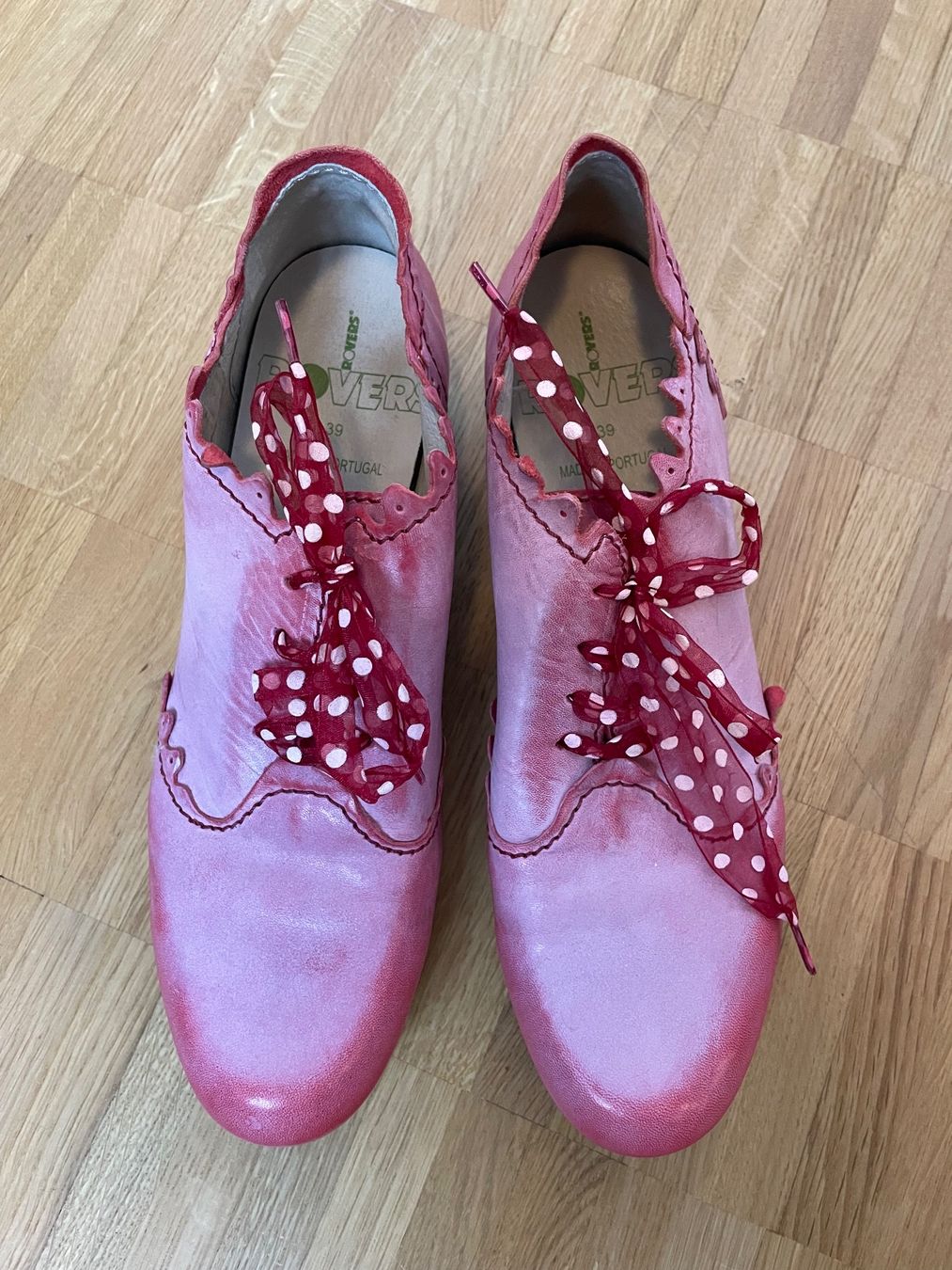 Chaussures femmes: Besondere Schuhe im Vintage Look – D'occasion à Basel par car_r7hj