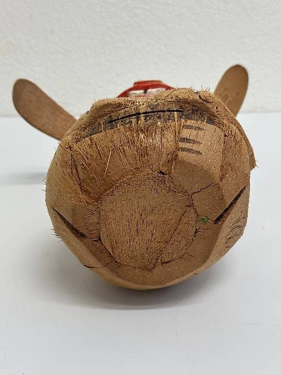 Tutte le decorazioni: Handgeschnitzte Kokosnuss Hasenfiguren aus Holz – Usato da Obernau venduto da Arche_Noah_Brocki 8