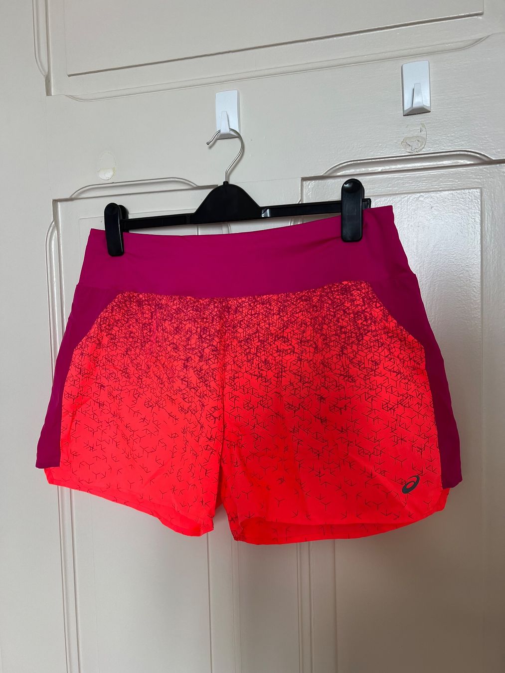 Asics Hosen: Short de sport Asics XL – Gebraucht aus Neuchâtel von Thesebootsaremadeforwalking