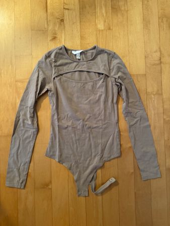 H&M Damen Body langarm beige Cut-out