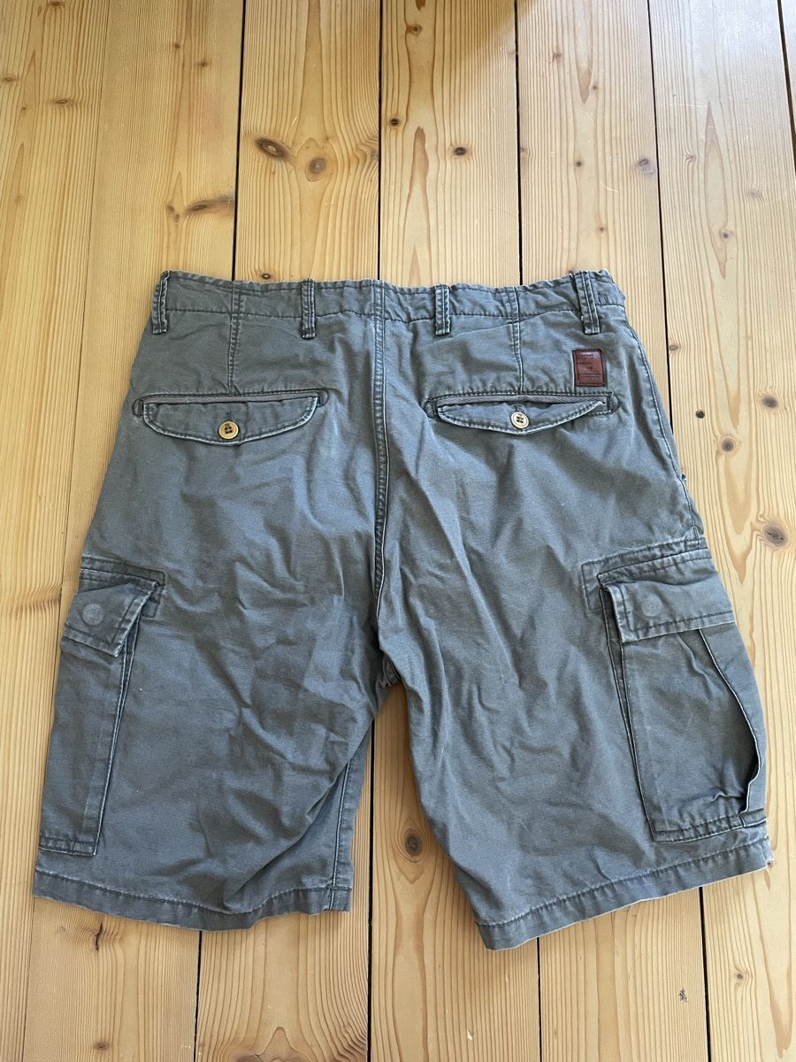Pantaloni: Cargo Shorts – Usato da Winterthur venduto da lynn.n7 1