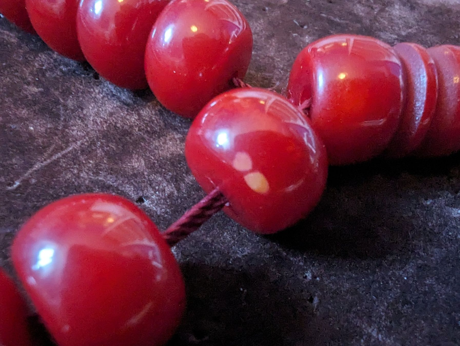 Altri gioielli: Gebetskette Bakelite Amber Rot – Usato da Baden venduto da swiss-alps 2