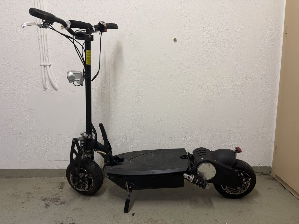 Scooter: PROJECT SCOOTER – RUNS/NEEDS NEW MOTOR – Difettoso da Zuerich venduto da Mac56Soup