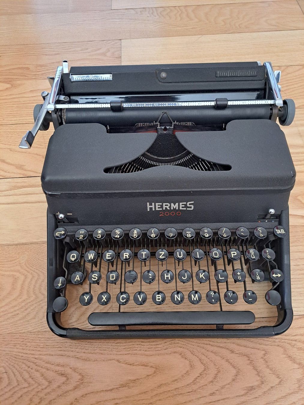 Hermès Macchine da scrivere: Schreibmaschine Hermes 2000, top Zustand – Usato da Zürich venduto da TheRuven 1