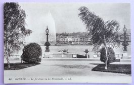 Genève - Le Jet d' Eau vu des Promenades