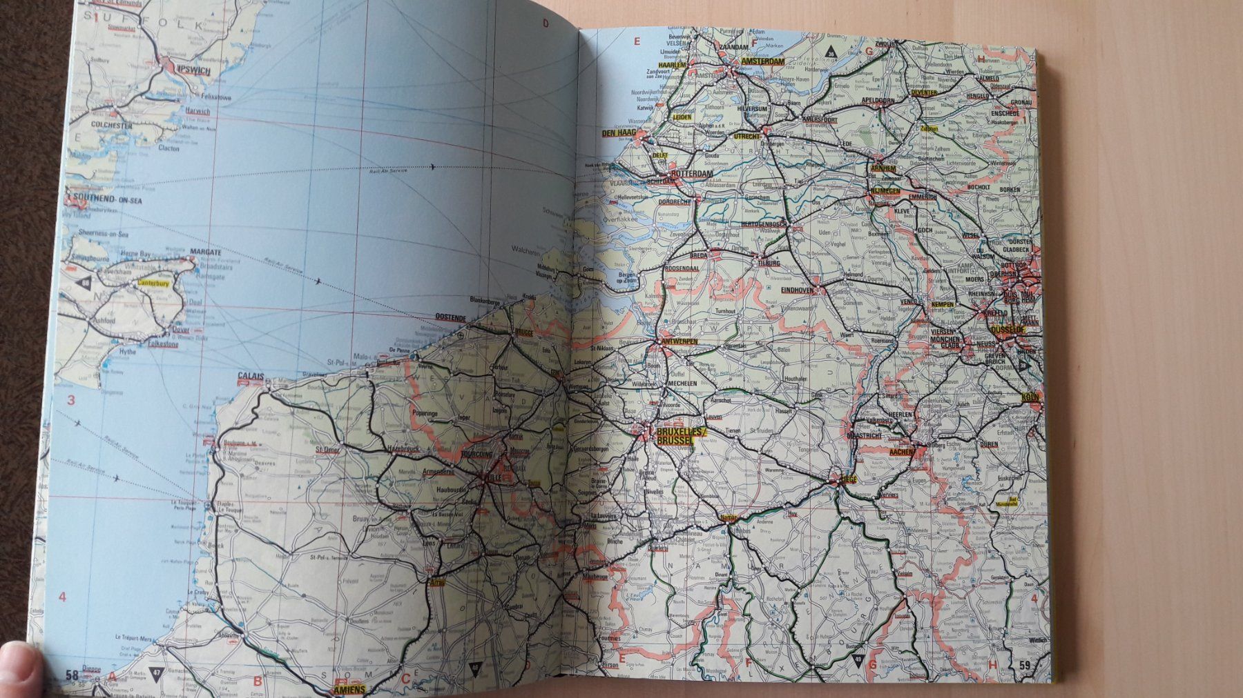 Libri: Buch : Europa Eisenbahn - Atlas – Usato da Buttes venduto da Cafe2005 7