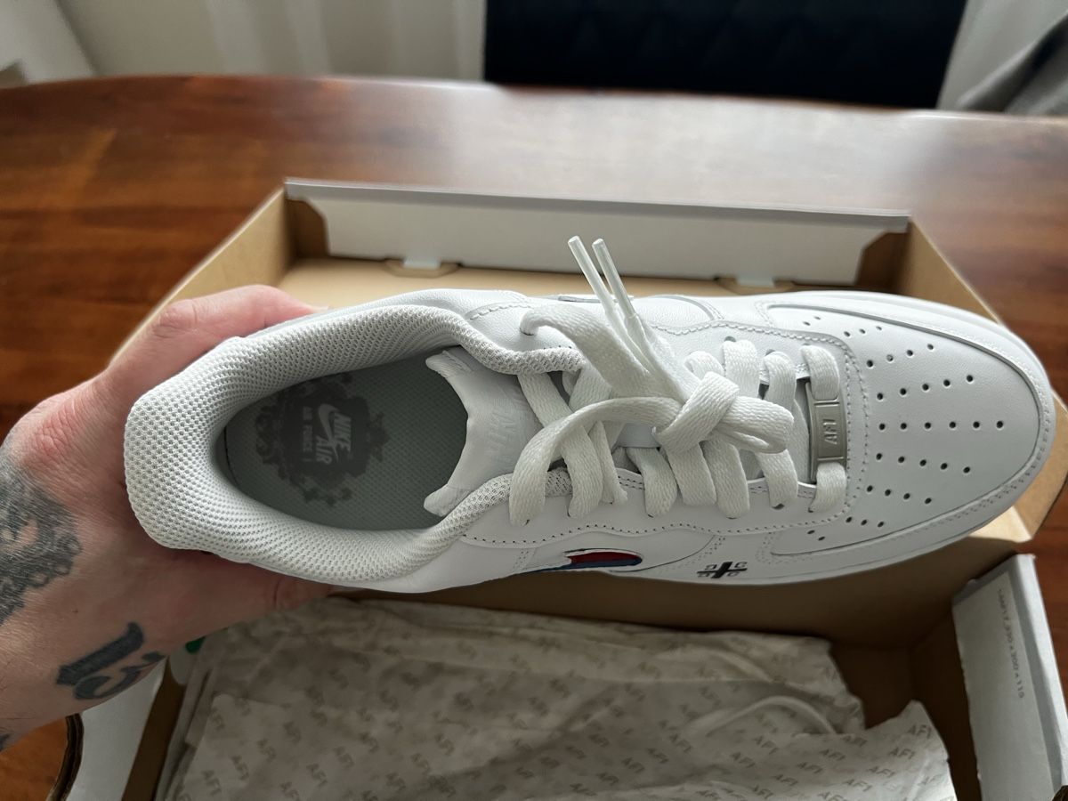Nike Scarpe da uomo: Nike Air Force 1 Srbija Custom Gr. 41 – Nuovo e nell'imballaggio originale da Gossau SG venduto da cikagile 5