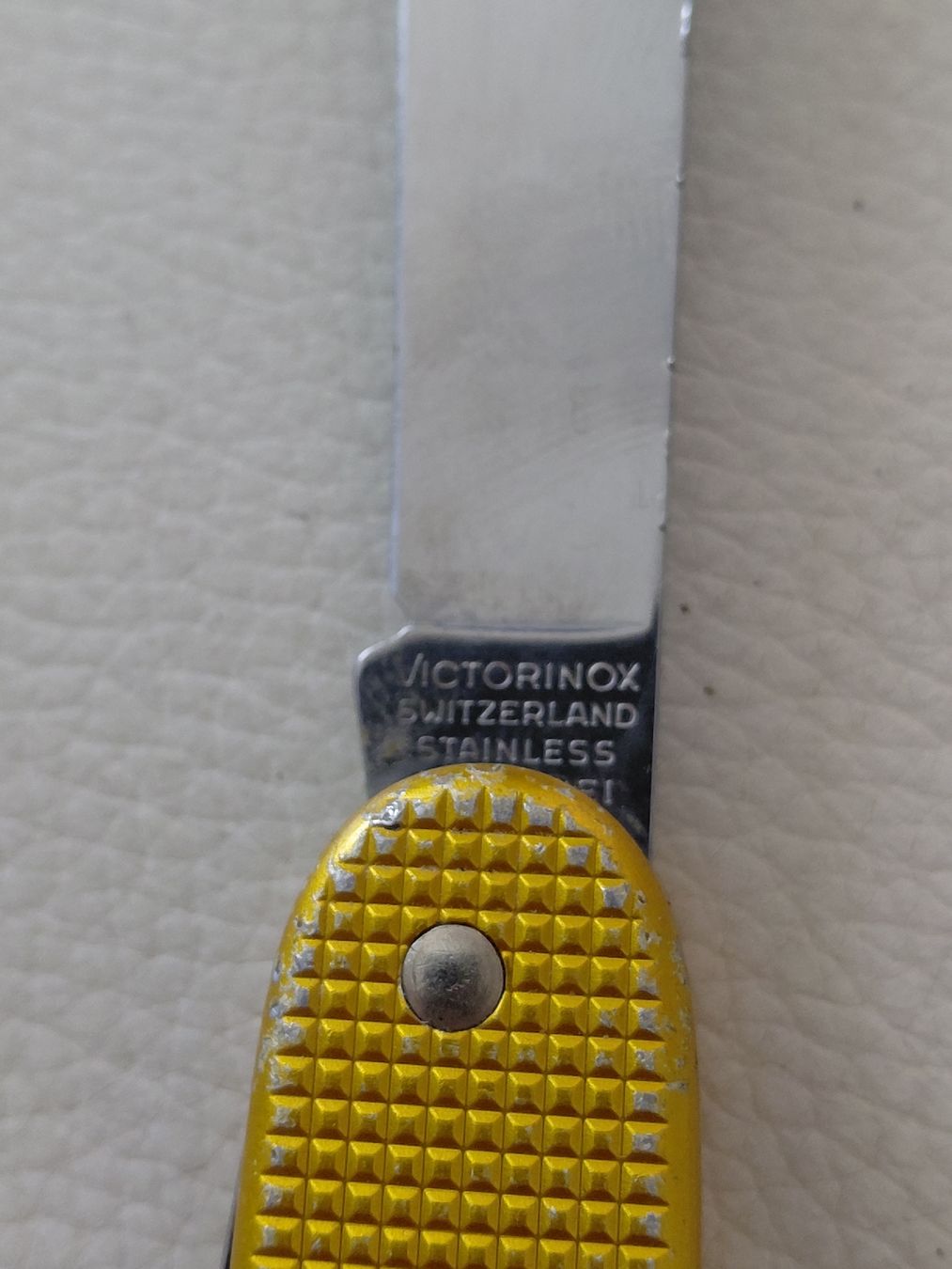 Victorinox Coltelli tascabile: Victorinox Offiziersmesser Bugnard Gold Edition – Usato da Belp venduto da mar_76s8 3