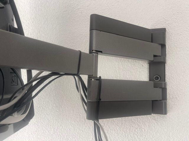 Supporti a parete: Vogel's THIN 245 TV-Wandhalterung – Usato da Aesch ZH venduto da niro007 1