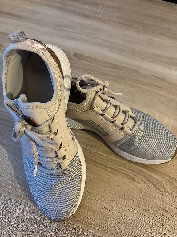 Scarpe da donna: Bench Sneaker Damen Gr. 40 – Usato da Bern venduto da saruba