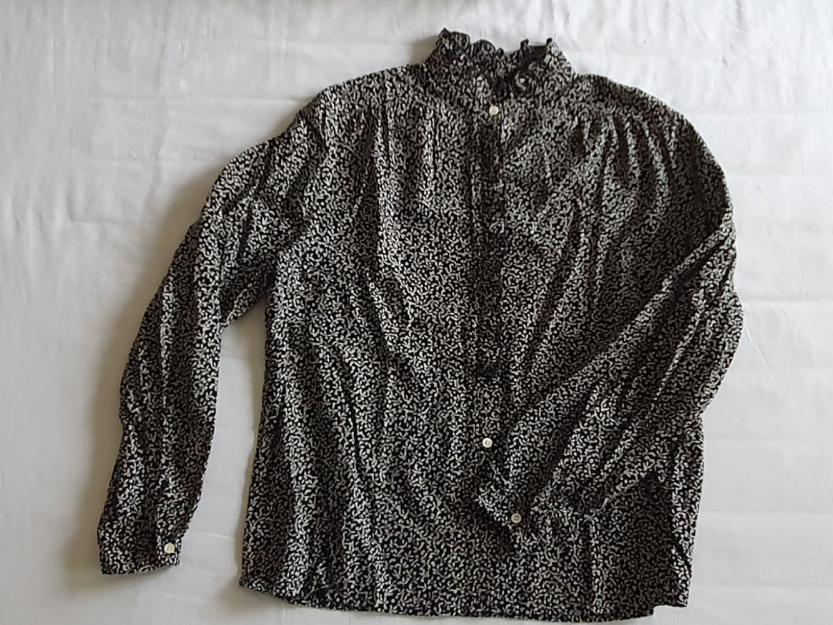 Blusen: Damen Bluse mit Blumenmuster - Gr. M – Gebraucht aus Bern von fede736 1