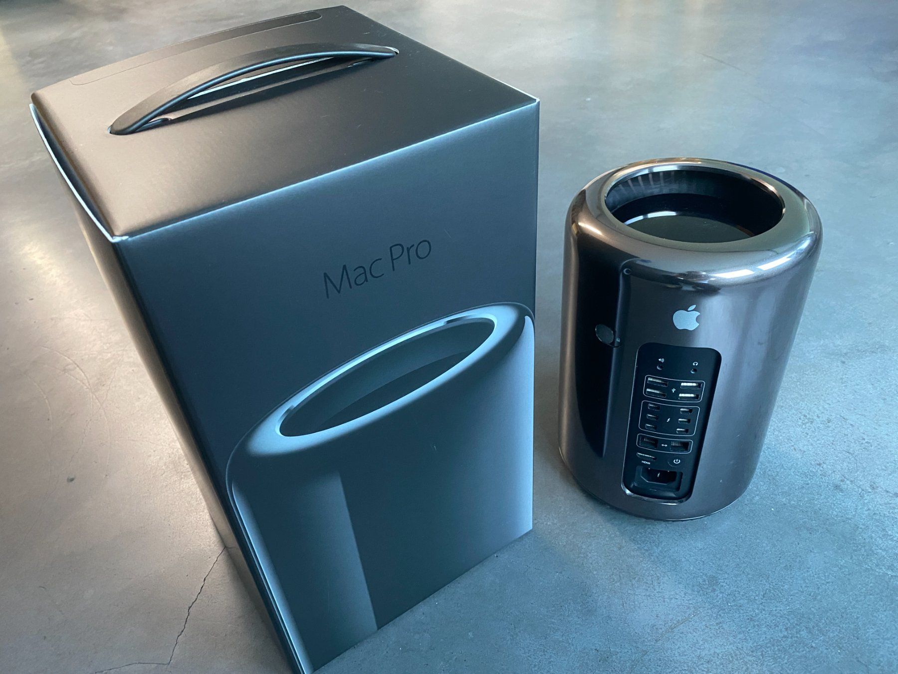 Apple PCs: Apple Mac Pro (Late 2013) – D'occasion à Chur par dr.retro