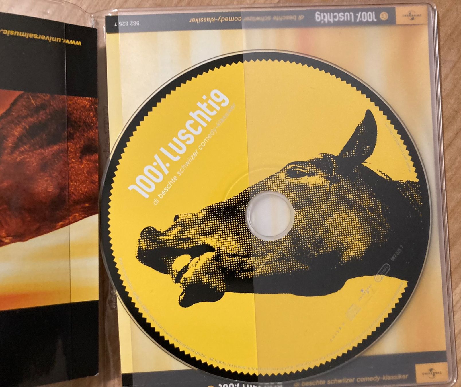 CD: CD: 100% luschtig * Schweizer Comedians – Usato da Basel venduto da AufeinenBlick 1