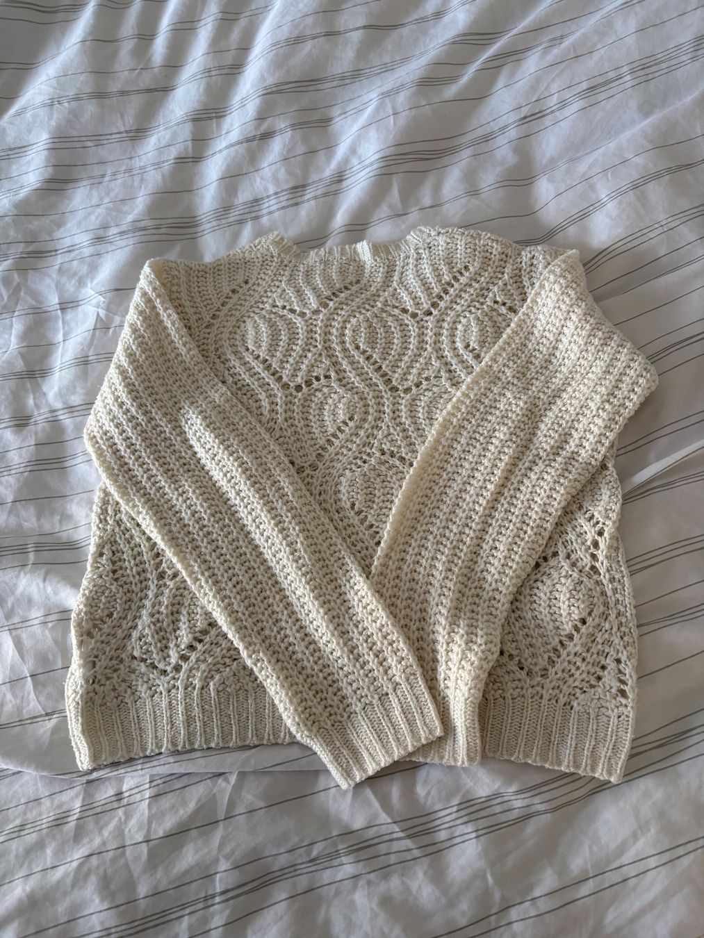 Maglioni & Felpe: Wunderschöner Strickpullover in Creme - Grösse S – Usato da Tagelswangen venduto da Laurastern1 2