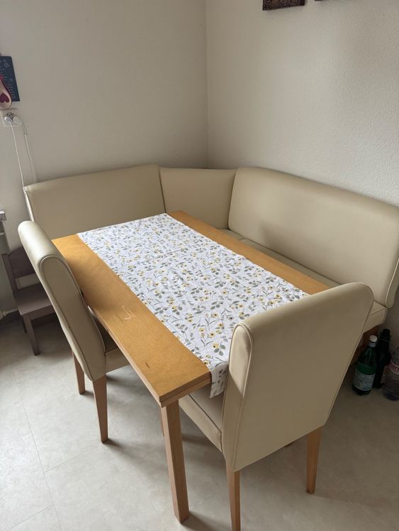 Eckbank mit Tisch und Stühlen Kaufen auf Ricardo
