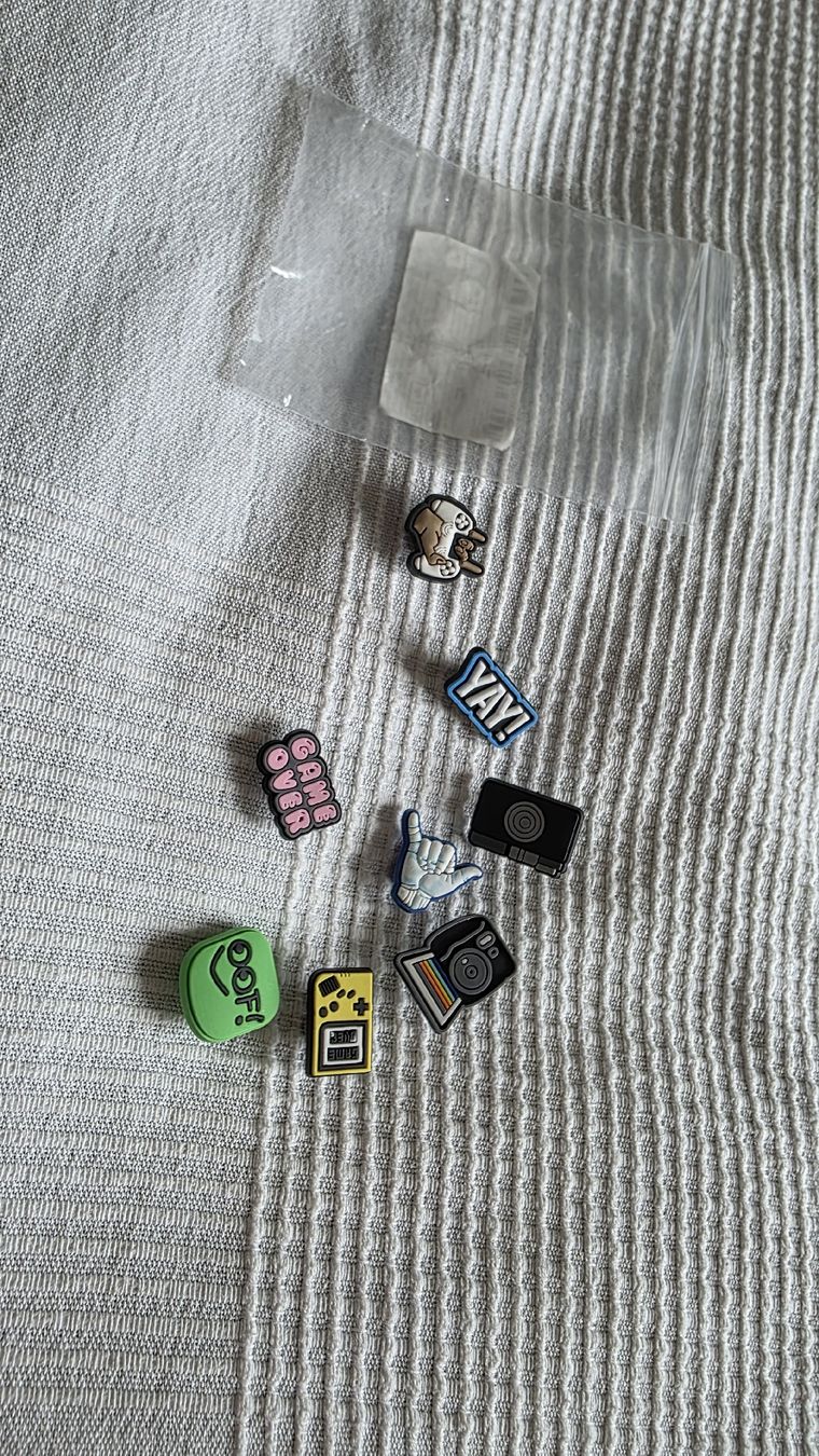 Crocs Scarpe da uomo: pins pour crocs accessoires  – Nuovo e nell'imballaggio originale da Orbe venduto da Orbaus