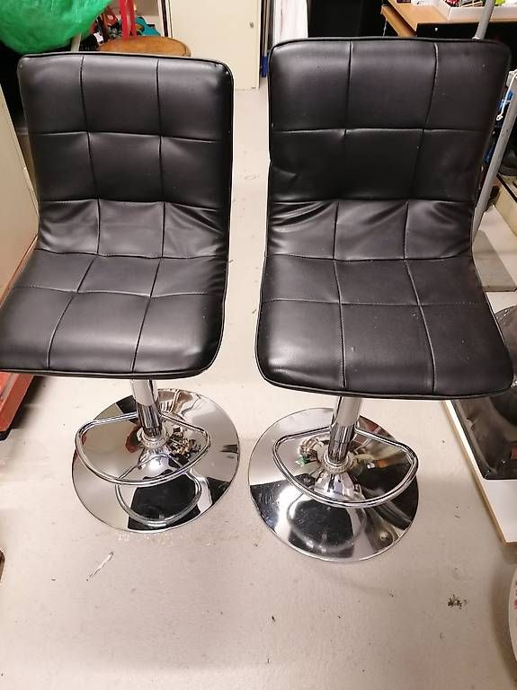 Sedie: chaises – Usato da Villars sur glâne venduto da monse02
