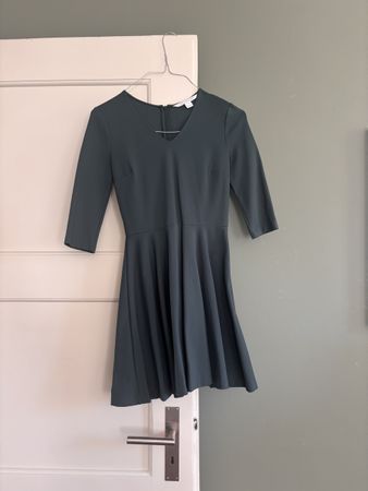 Grünes Diane von Fürstenberg Kleid