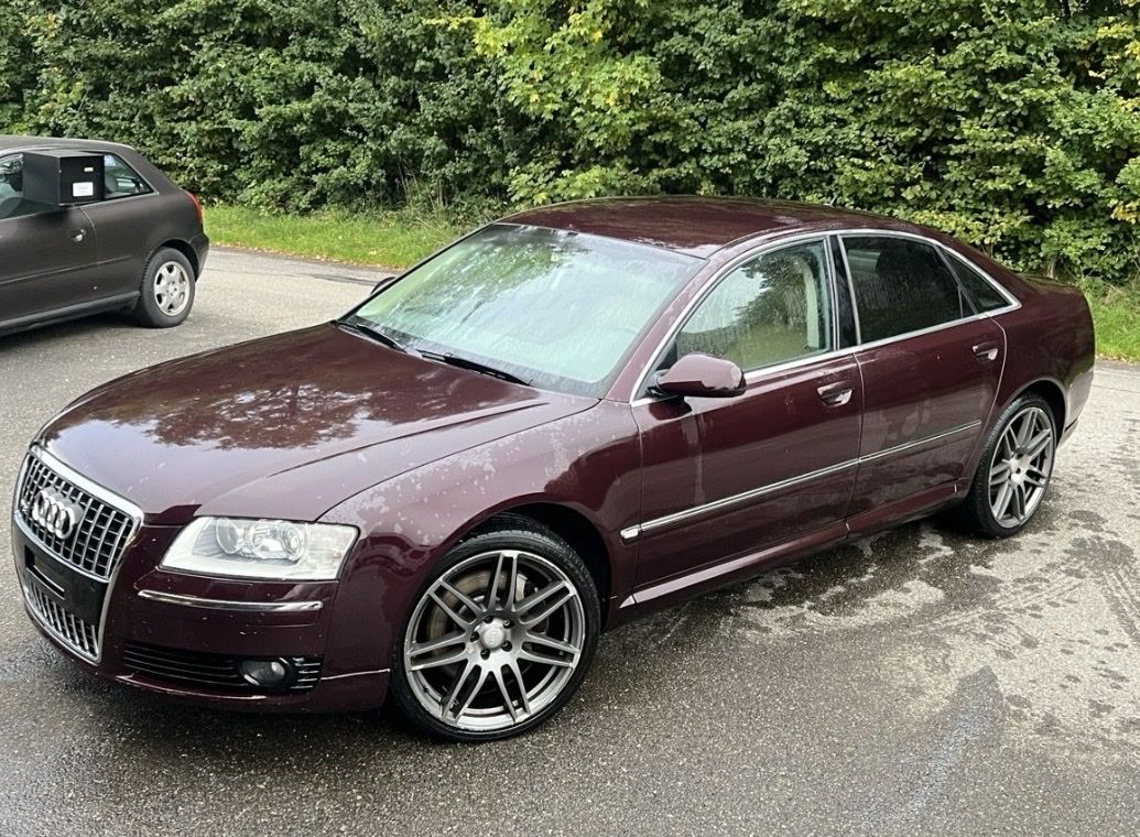 Audi Automobili: Schöner Audi A8 4.2L V8 mit MFK – Usato da Zürich venduto da daven0x3