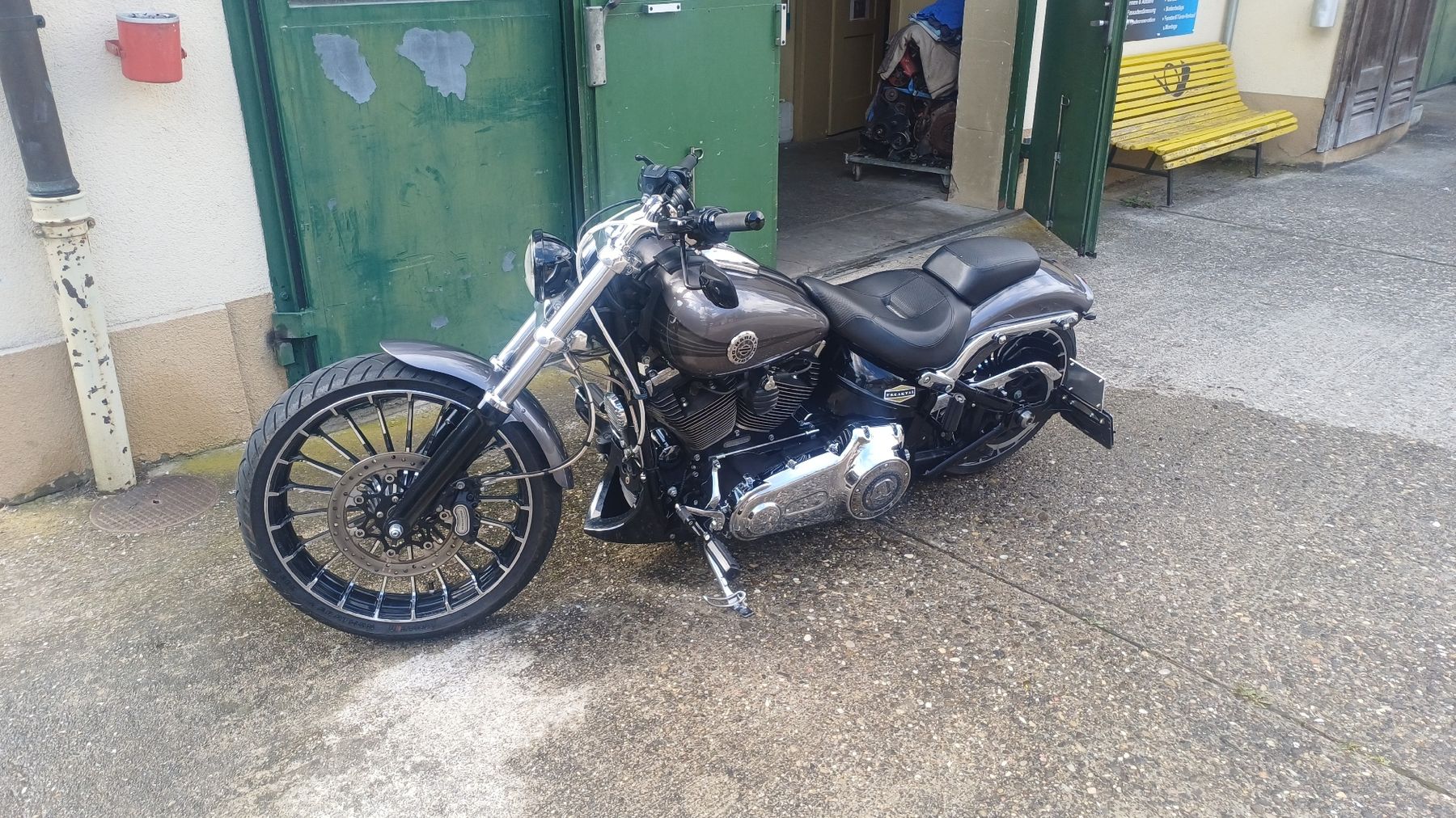 Harley-Davidson Chopper: Harley Davidson Breakout 103 35kw – Usato da Gelterkinden venduto da Mantafreack