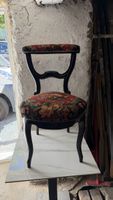 Chaise ancienne bois noir tissu fleuri bon état