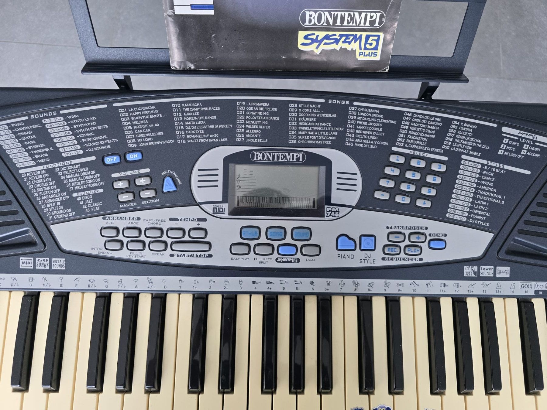 Bontempi Musikinstrumente: BONTEMPI PM 746 System 5 Keyboard Synthesizer – Gebraucht aus Hausen AG von Vugri 1