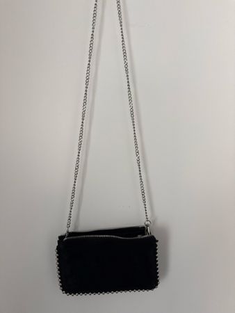 Tasche schwarz mit Kettengurt und Nieten neu