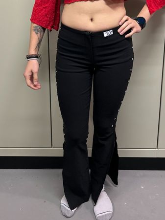 Schwarze Oesenhose Gr.40 mit Schlitz - stylisch & trendy!