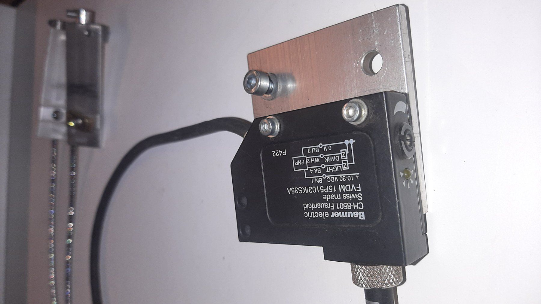 Componenti elettronici: Baumer Lichtleiter Sensor / Lichtschranke FVDM 15P5103 – Usato da Rothenthurm venduto da DS12A 1