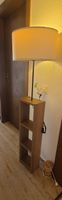 Stehlampe mit Regal Holz Nachbildung guter Zustand