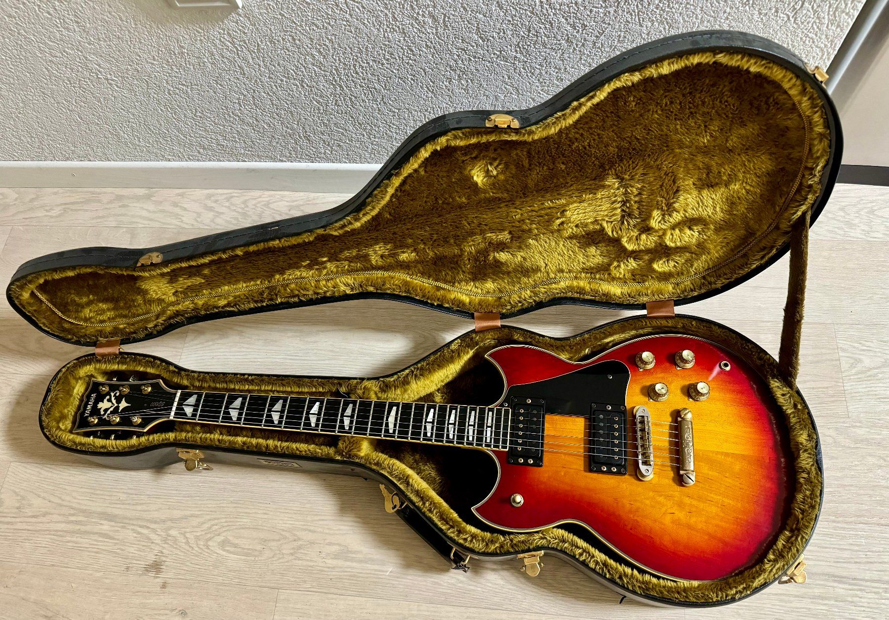 Yamaha Strumenti musicali: Yamaha SG 1000 1981 Vintage – Usato da Le Noirmont venduto da Scanflight