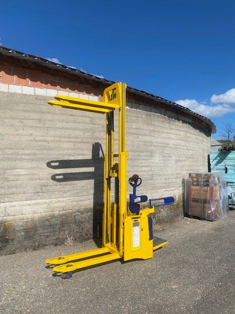 Stöcklin Carrelli elevatori e a forche: Stöcklin Deichselstapler/Ameise – Usato da Laufen venduto da VERARMUS11 1