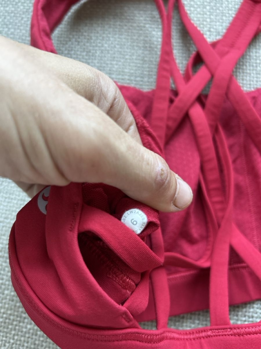 Lululemon Autres dessous: Lululemon Bra Size 6 – D'occasion à Bad Ragaz par vjmast 1