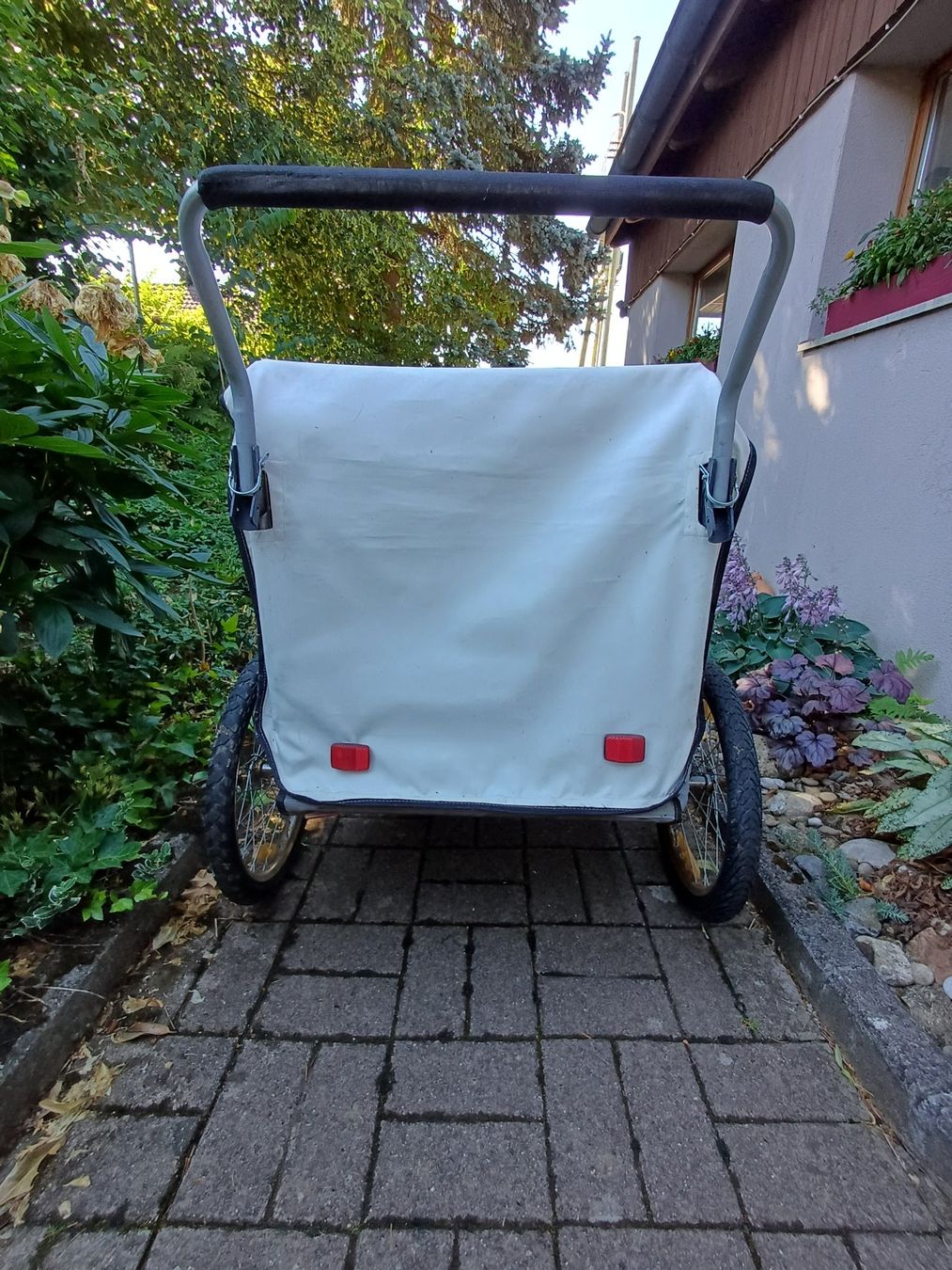 Anhänger: Kinder-Veloanhänger – Gebraucht aus Roggliswil von sas_b8c8 5