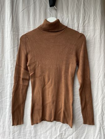Rollkragenpullover braun