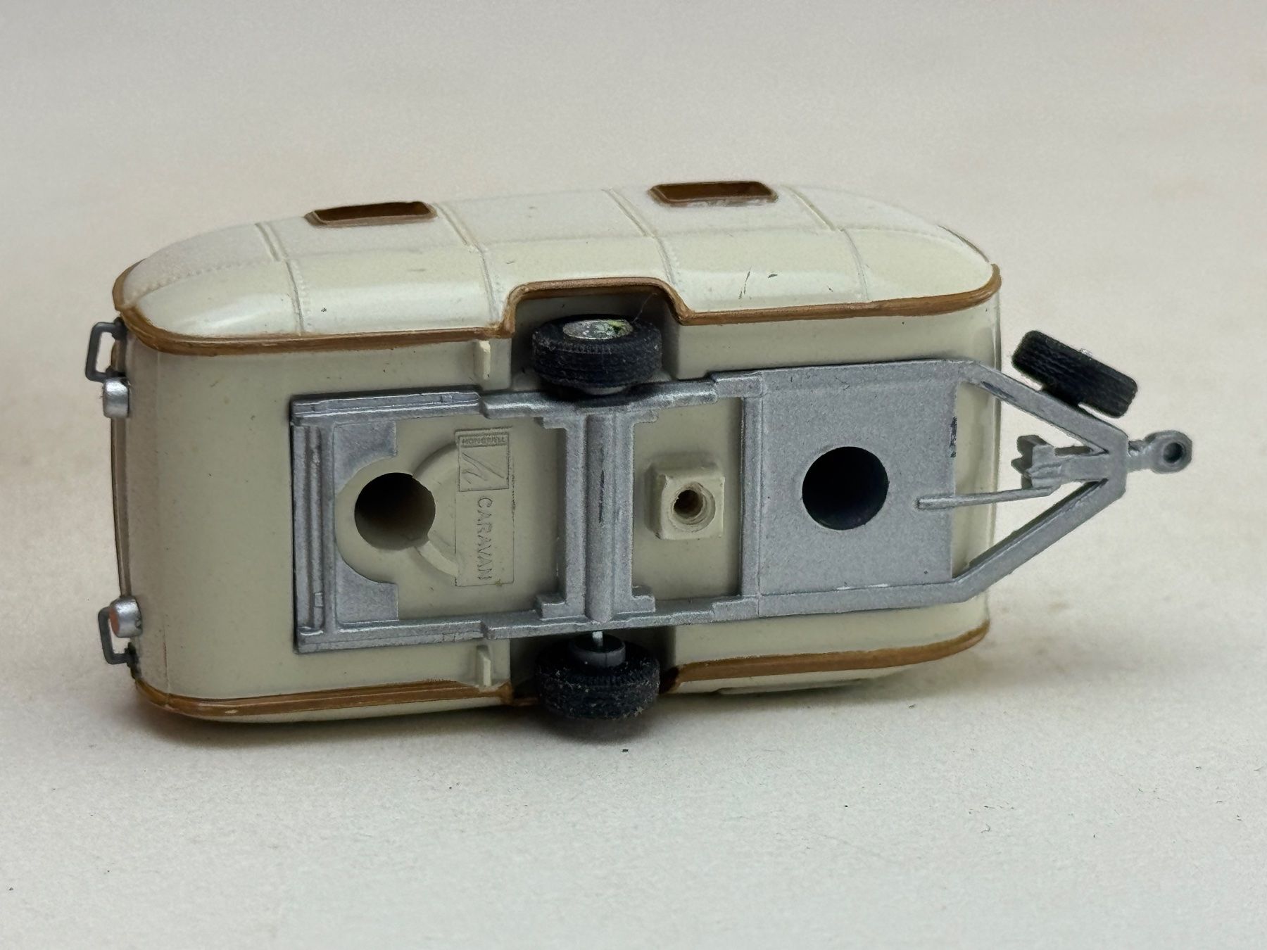 Modellini d'auto: EB- Hongwell Wohnwagen weiss – Usato da Elm venduto da Wikmtz 2