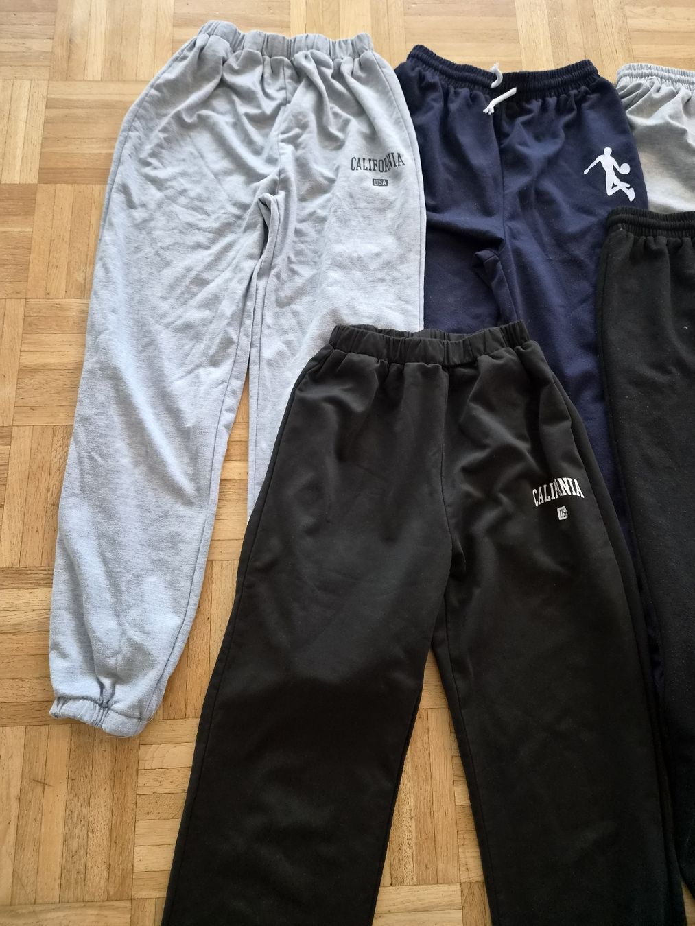 Lotti & Set di vestiti: Trainings Hosen – Usato da Küssnacht am Rigi venduto da Steffen08 1